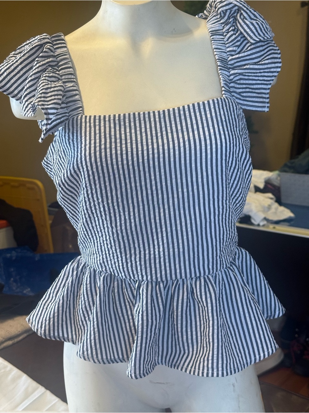 Lucky Star Navy White Seersucker Stripe Ruffle Sleeve Open Tie Back Peplum Top S
